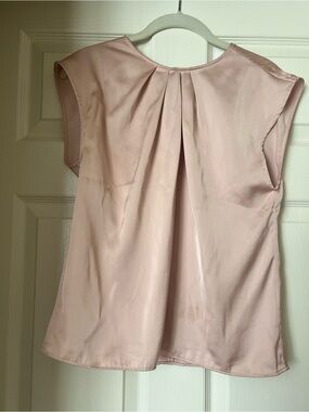 H&M Sleeveless Pleated Satin Keyhole Top - Light Blush Pink